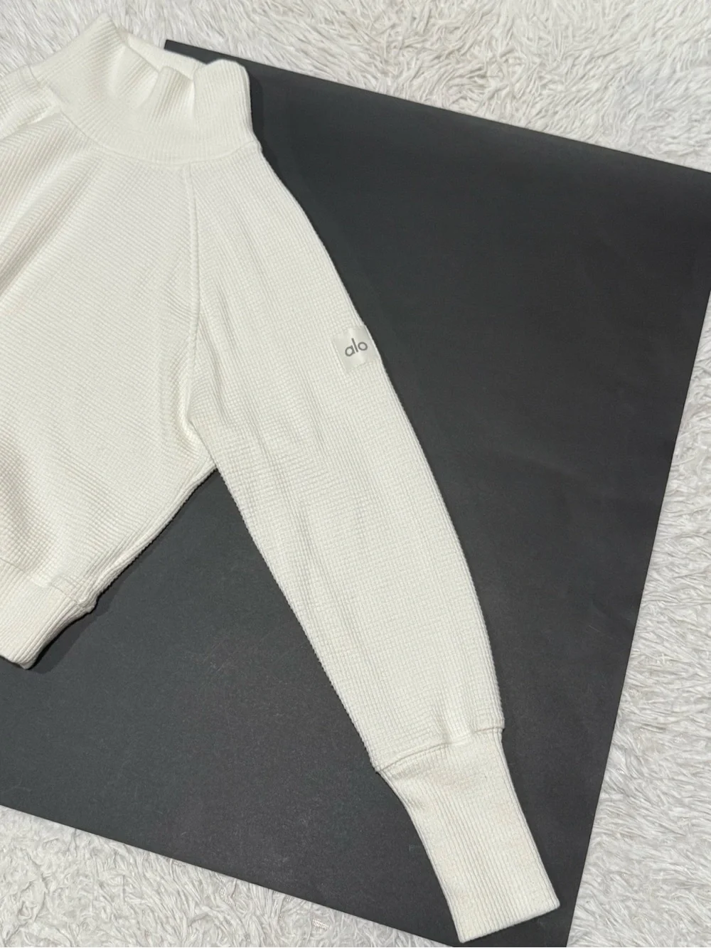 ALO Women’s Yoga Cream Turtleneck Waffle Knit Sweater Size:Small